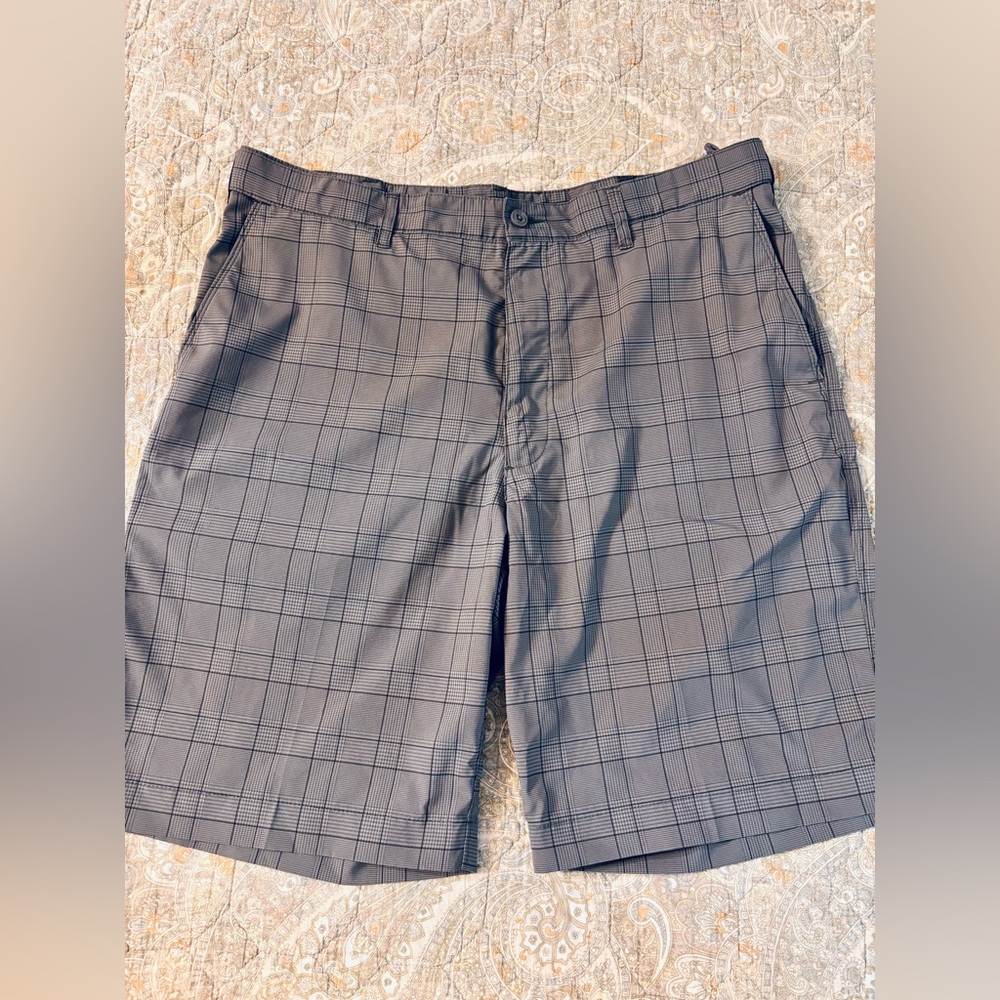 PGA Tour Golf Shorts Grey Plaid Size 36